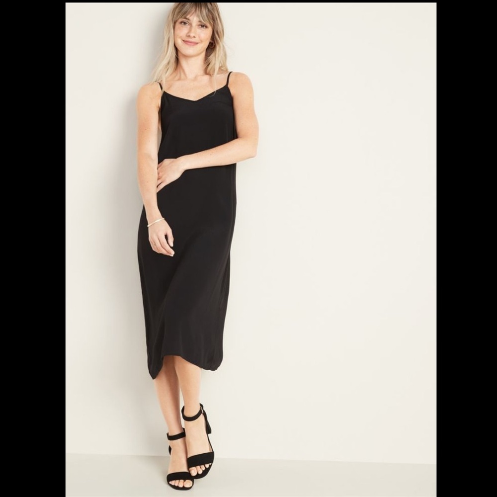 SLEEVELESS V NECK MIDI SLIP DRESS
